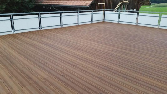 WPC Terrasse mit Eco Deck FineLine in der Farbe MIXED BROWN